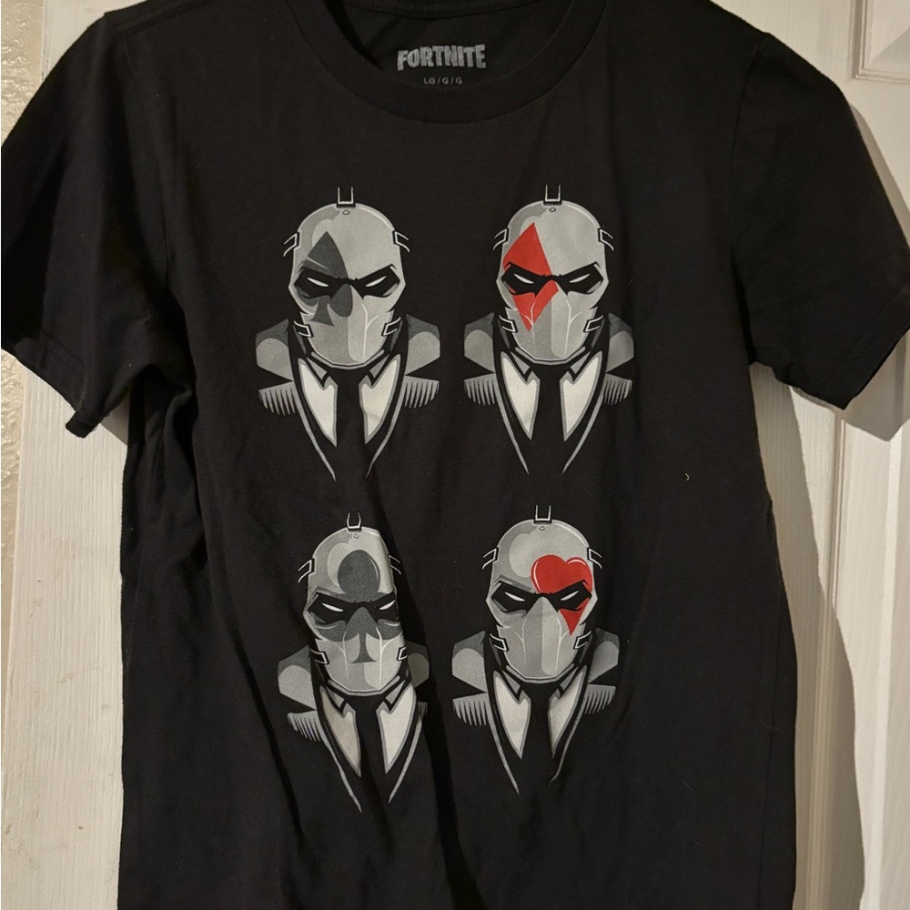 Fortnite Wild Card  Black Graphic T-Shirt Men’s  size Large .